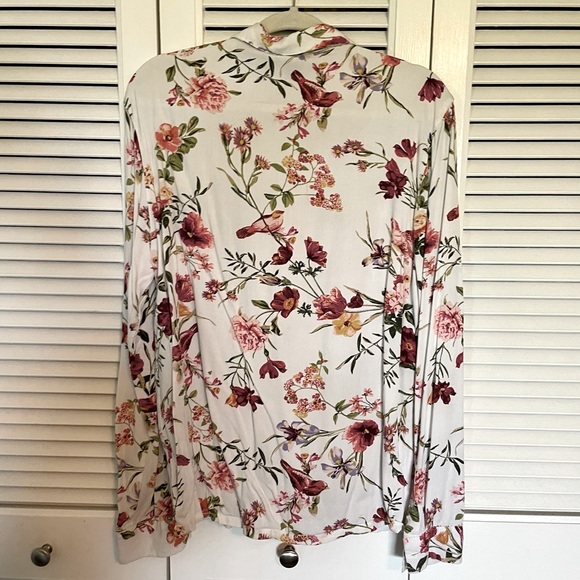 Forever 21 Long Sleeve ButtonUp Shirt - Picture 2 of 3